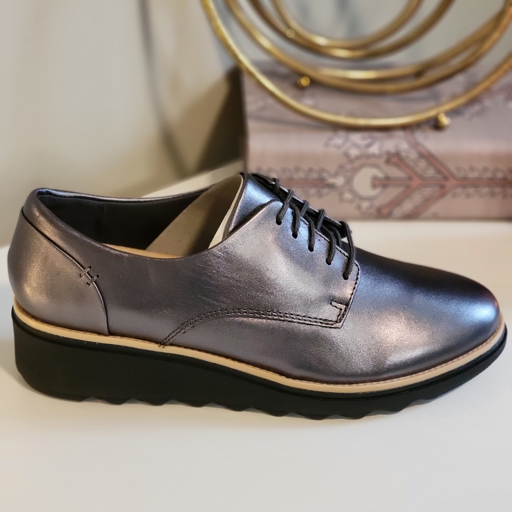 Clarks leather gun metal lace-up shoes for women